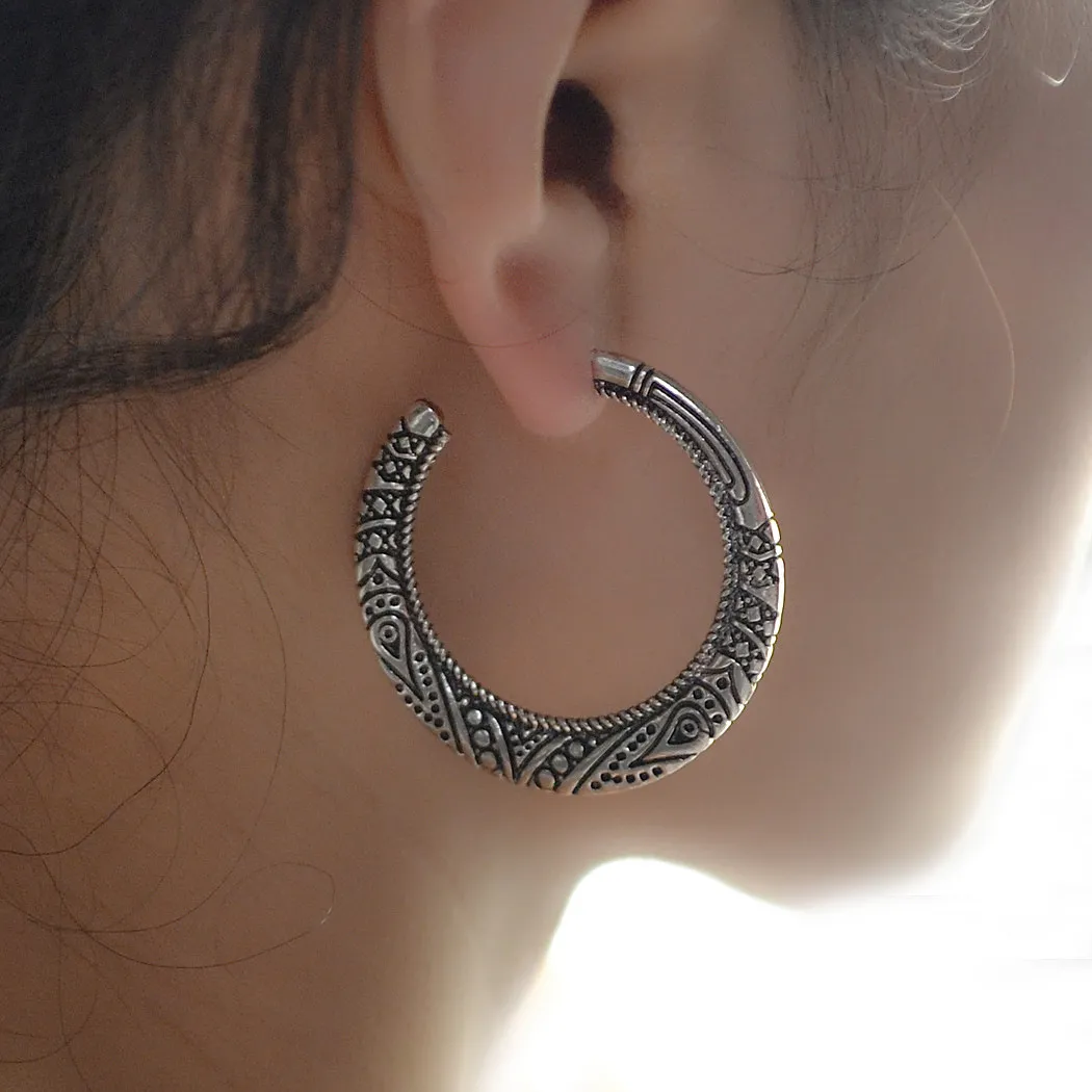Vintage Flower Carving Geometric Hoop Earrings for Women