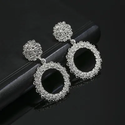 Fashion Circle Pendant Metal Dangle Earrings