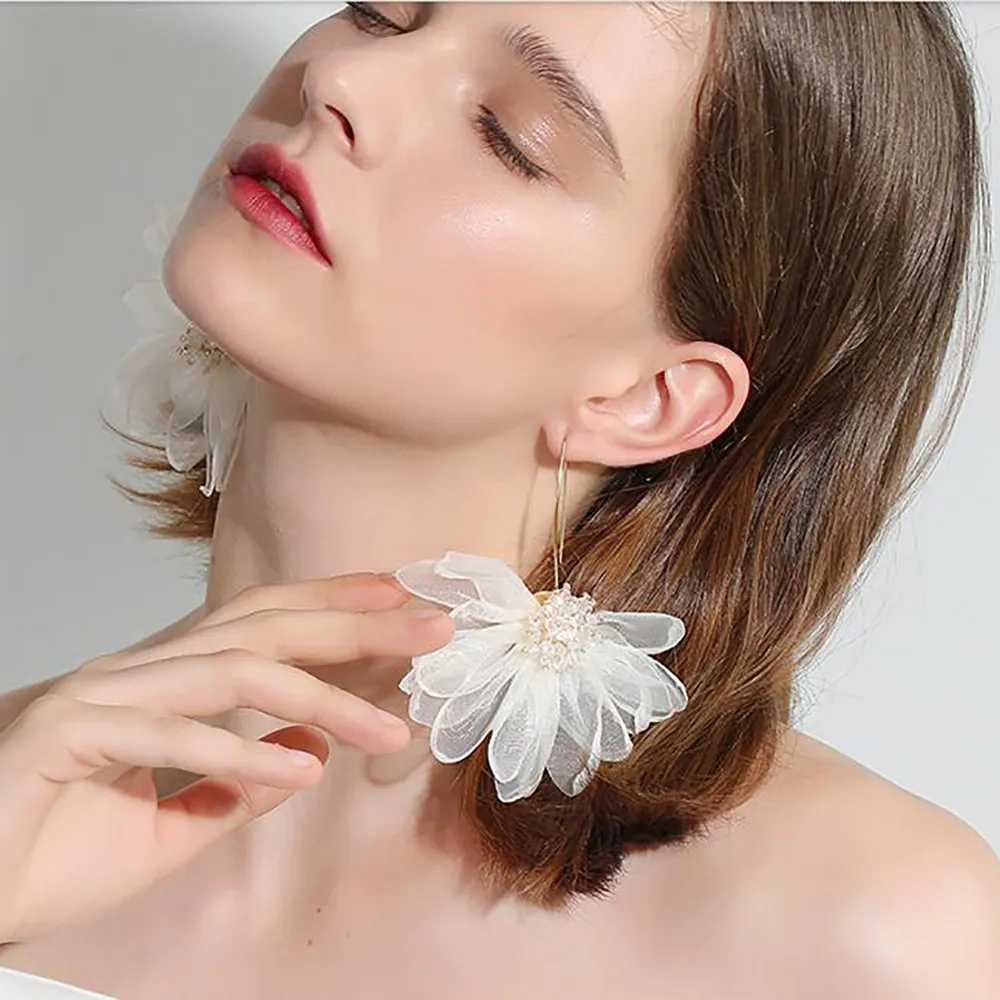 Temperament White Flower Drop Rhinestone Decor Drop Earrings