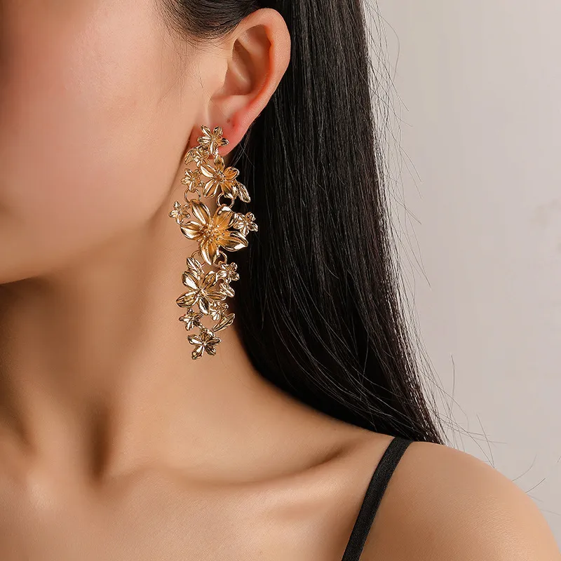 Long Section Flower Pendant Design Dangle Earrings for Women