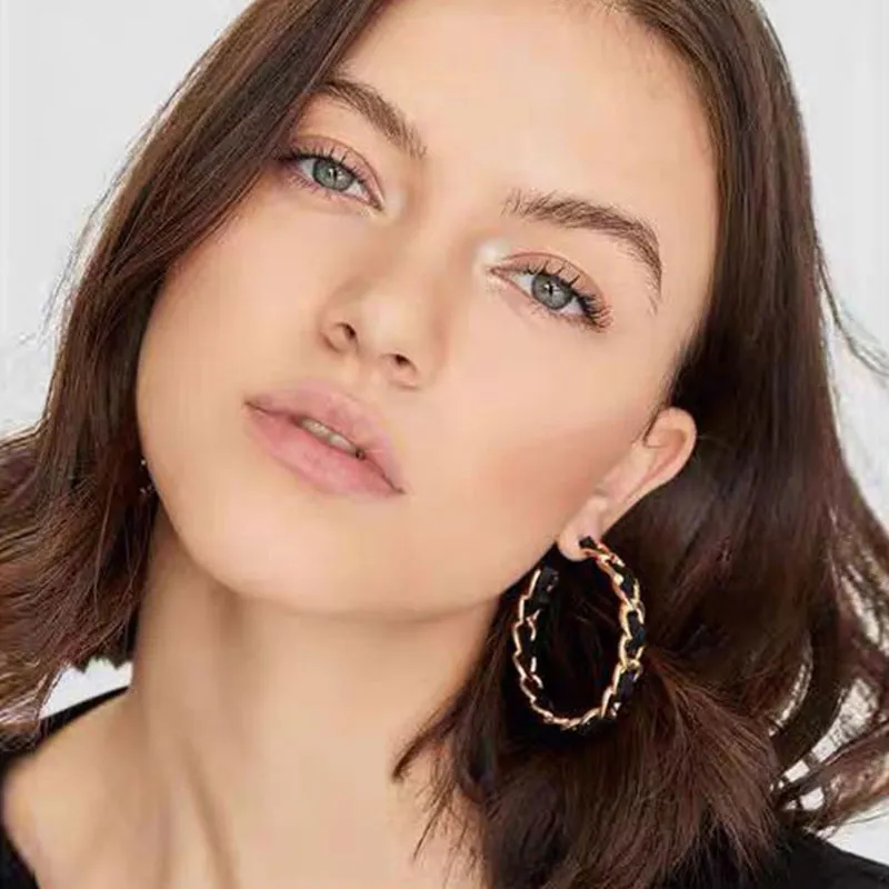 Unique Metal Chain Design Black Cloth Twined Unisex Alloy Hoop Earrings