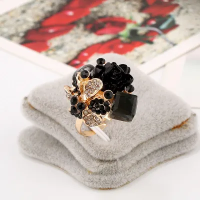 Flower Design Crystal Decor Ring Women's Alloy Jewelry