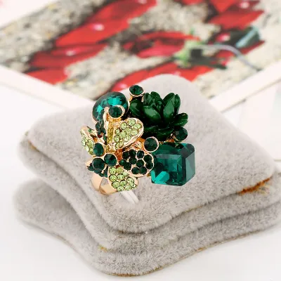 Flower Design Crystal Decor Ring Women's Alloy Jewelry