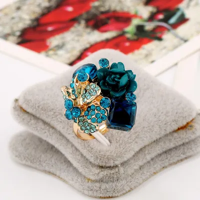 Flower Design Crystal Decor Ring Women's Alloy Jewelry