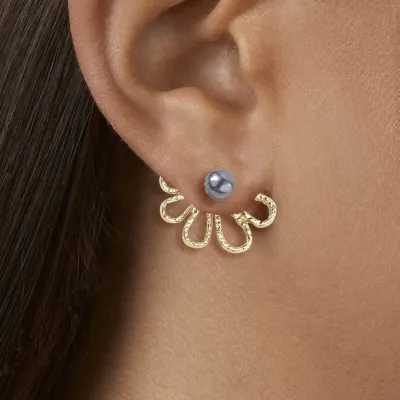 Creative Floral Pattern Pearl Decor Women's Alloy Stud Earrings
