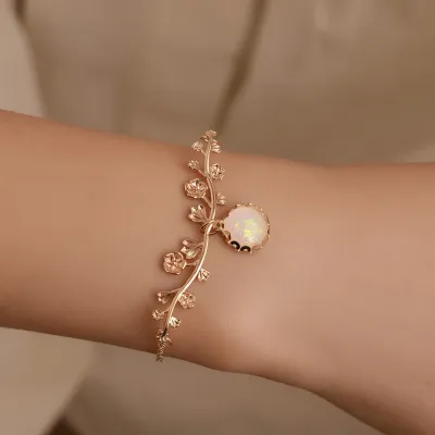 Fashion Flower Geometric Metal Bangle for Women