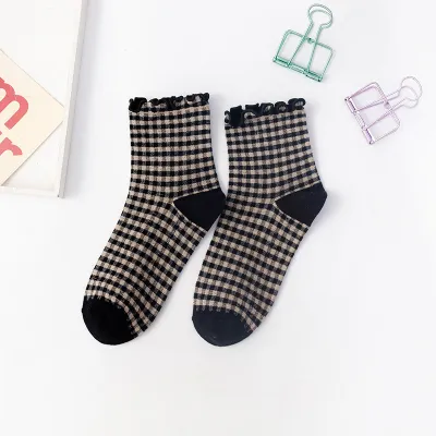 Women Fashion Plaid Pattern Breathable Cotton Socks