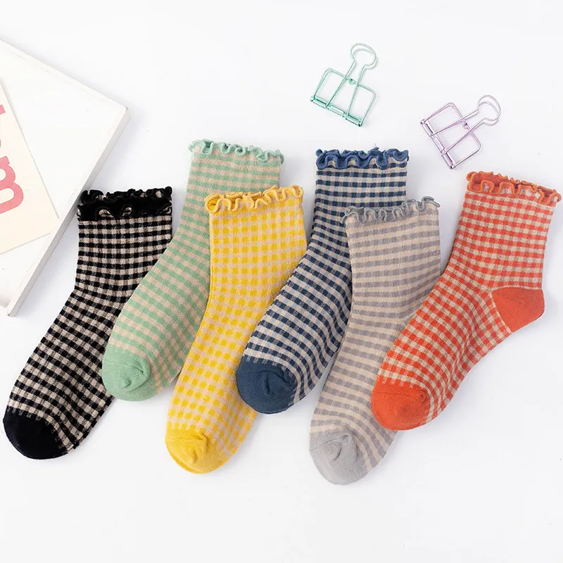 Women Fashion Plaid Pattern Breathable Cotton Socks