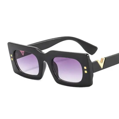 Fashion V-shaped Decorative Small Frame Sunglasses with PC Frame and AC Lens
