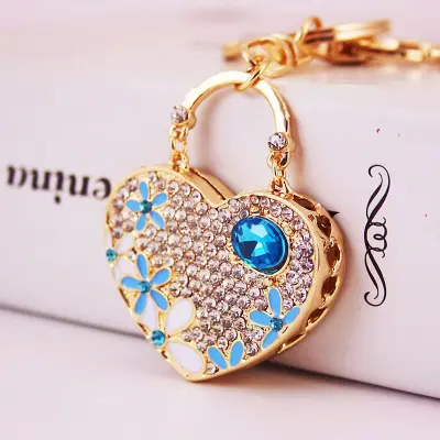 Women Creative Heart Shape Design Rhinestone Flower Decorate Alloy Key Chain