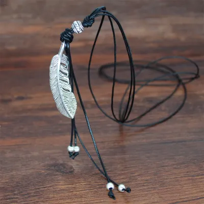 Simple Velvet Cord Design Women Ethnic Style Pendant Necklace