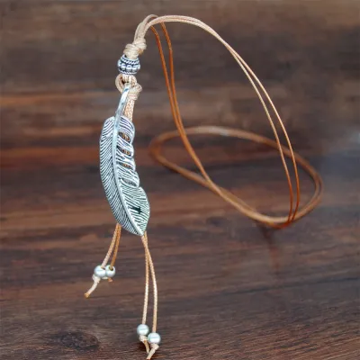 Simple Velvet Cord Design Women Ethnic Style Pendant Necklace