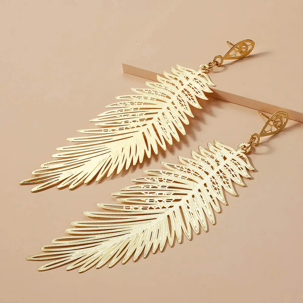 Women Fashion Feather Shape Design Alloy Earrings