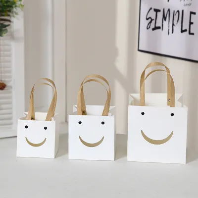 Smiley Face Pattern Kraft Paper Gift Shopping Bag