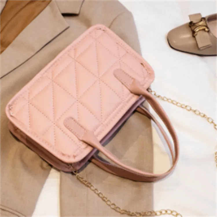 Wholesale Women Edgy Solid Color Diamond Grid PU Handle