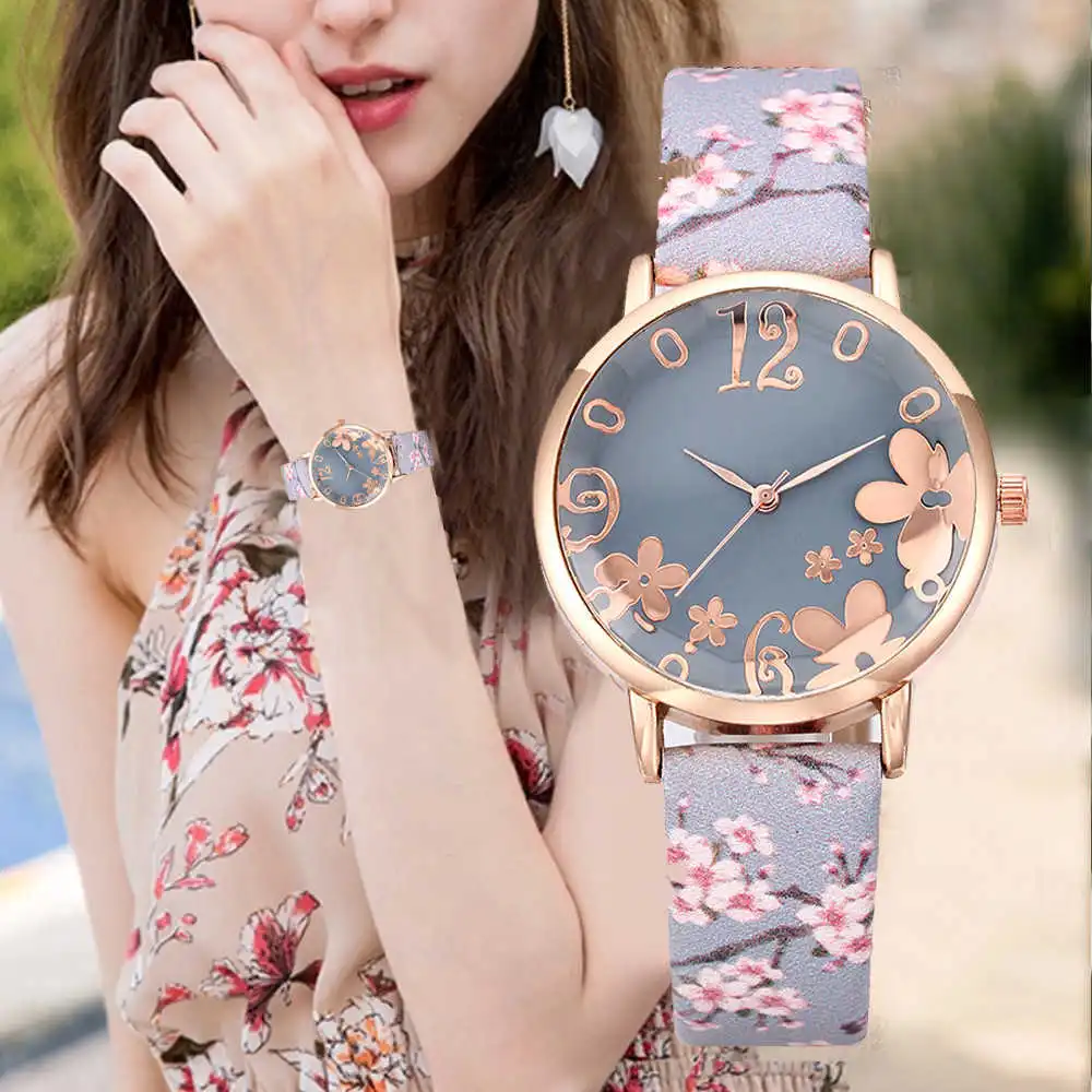 Women Fashion Floral Printed Leisure Quartz Watch with Alloy Case and Imitation Leather Band