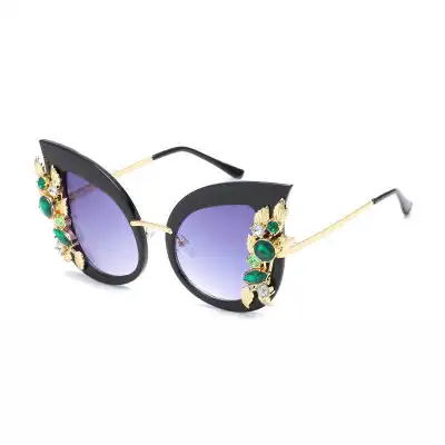 Fashion Transparent Frame Rhinestone Decor Cat Eye Women Sunglasses