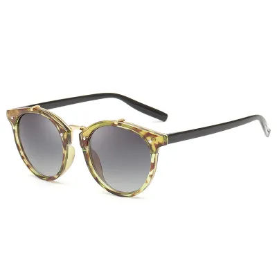Women Vintage Round Rivet Gradient Elegant Classic Sunglasses