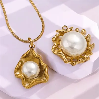 Rhinestone Alloy Hollow Rose Heart Pendant Stainless Steel Chain Necklace