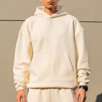 تيشيرت رجالي عصري كاجوال بنقشة حروف أساسية، بياقة دائرية وأكمام طويلة، متوفر بمقاسات كبيرة