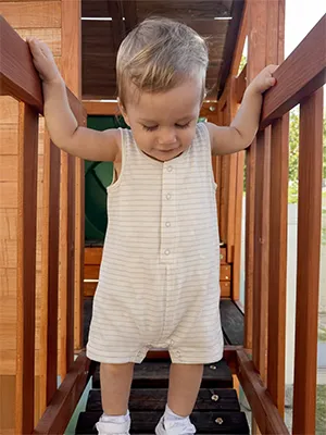 ملابس أطفال